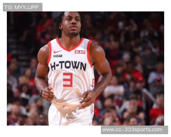 克洛尼表现出色关键时刻两罚稳健砍下23分11篮板助攻和抢断全能数据